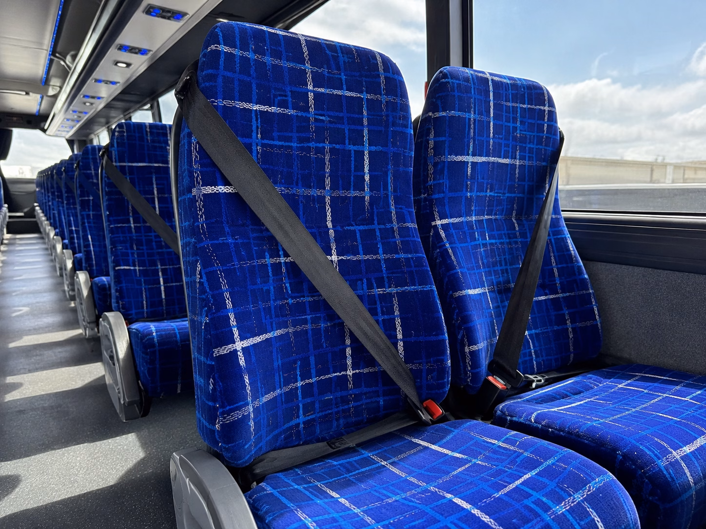 lake oswego charter bus rentals for lake oswego church events
