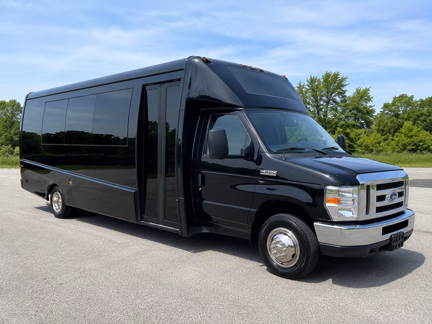 lake oswego short and long term charter bus services for lake oswego businesses