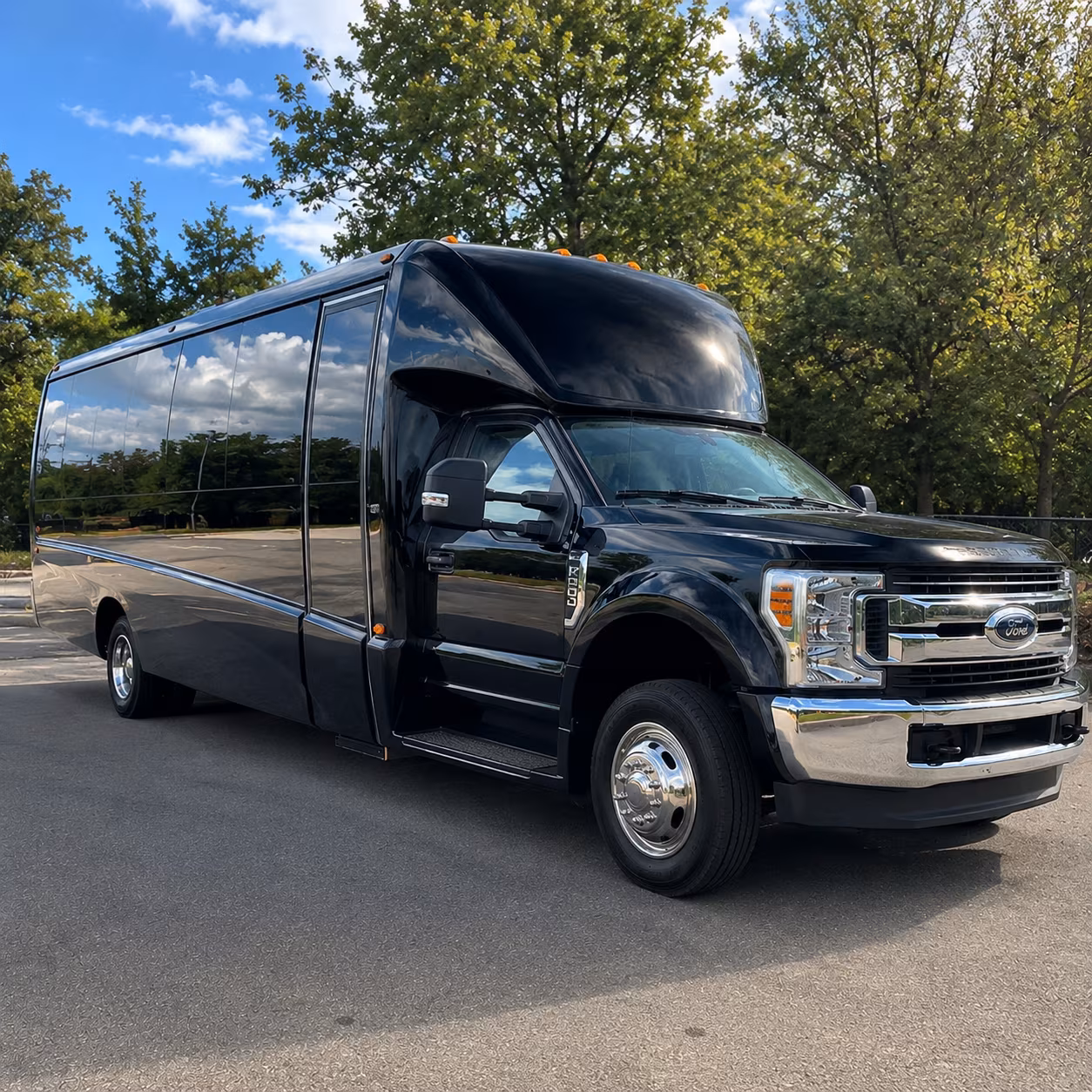 lake oswego wedding shuttle service between your lake oswego ceremony and reception